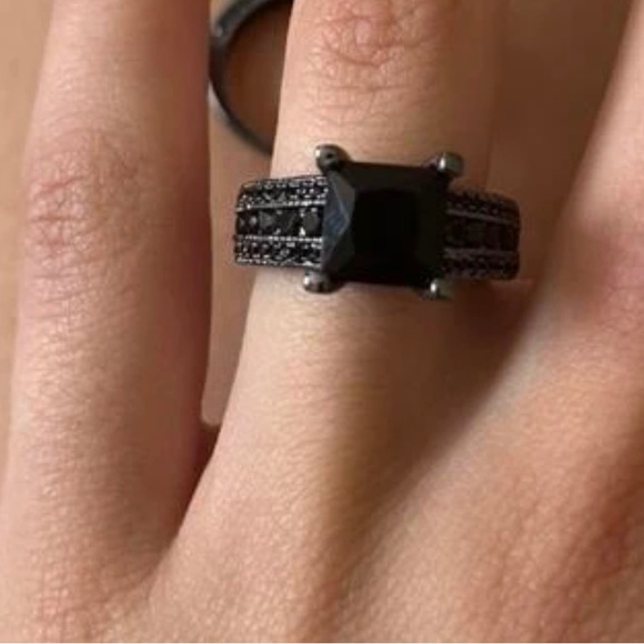 Black Cubic Zirconia Sz 10 Beautiful 2 pc Heart Ring! - Picture 4 of 14